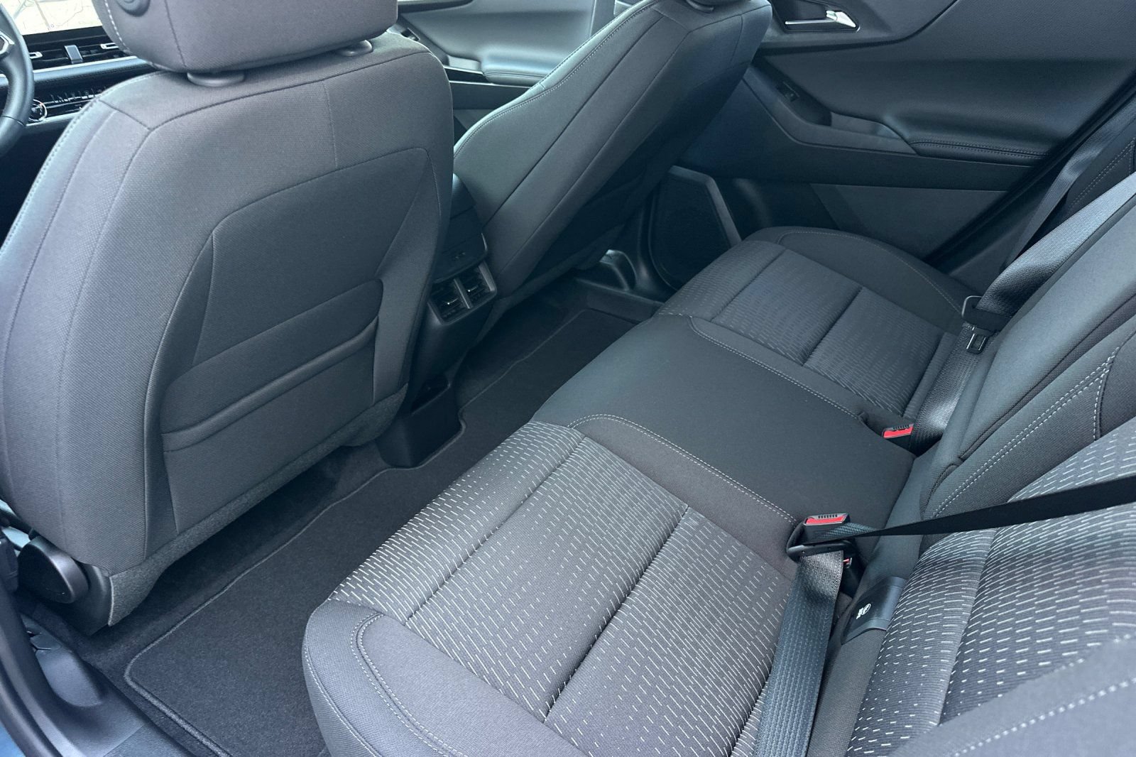 New 2026 Chevrolet Equinox LT w/ Safety and Technology Package FWD image 12