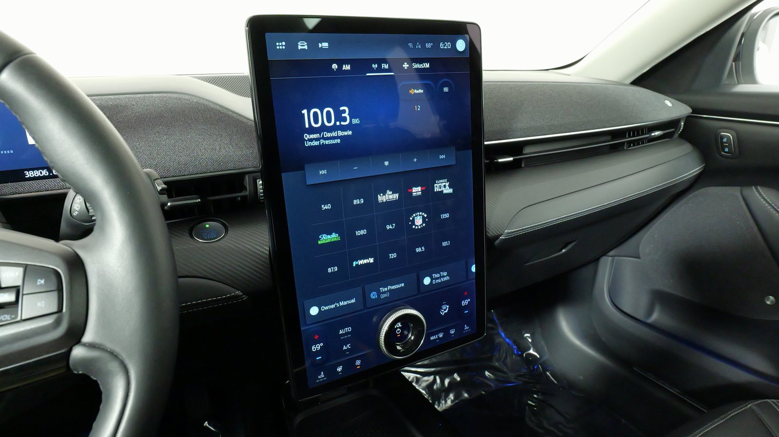 Used 2022 Ford Mustang Mach-E Premium image 47