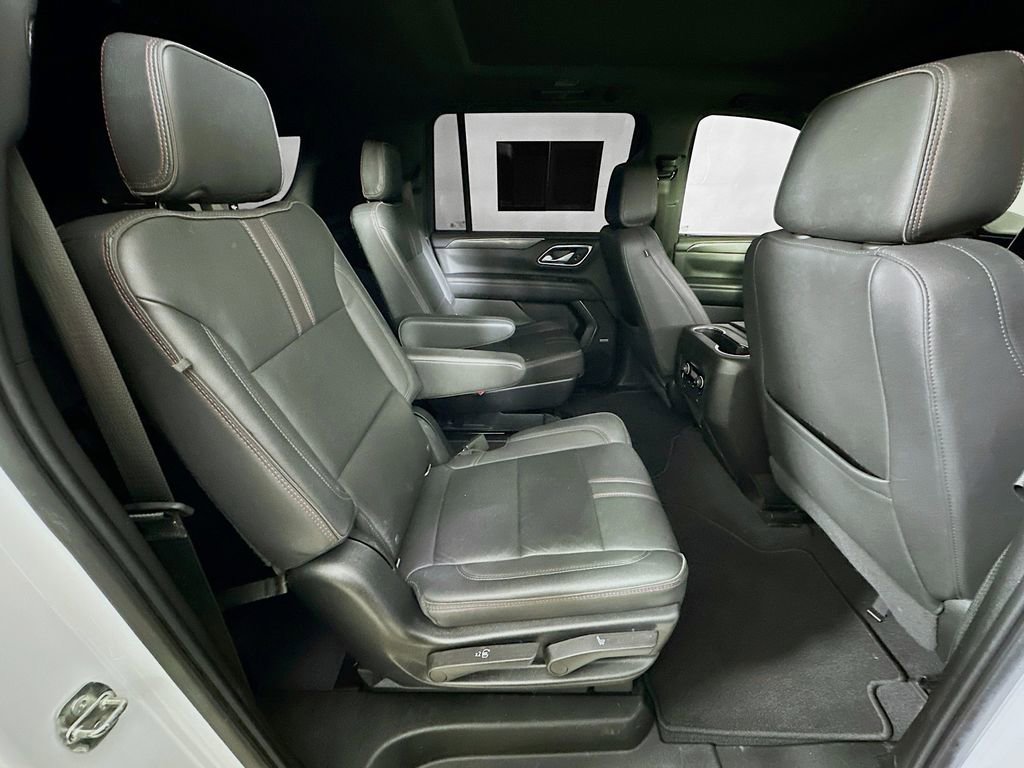 Used 2022 Chevrolet Suburban RST w/ Sport Performance Package image 11