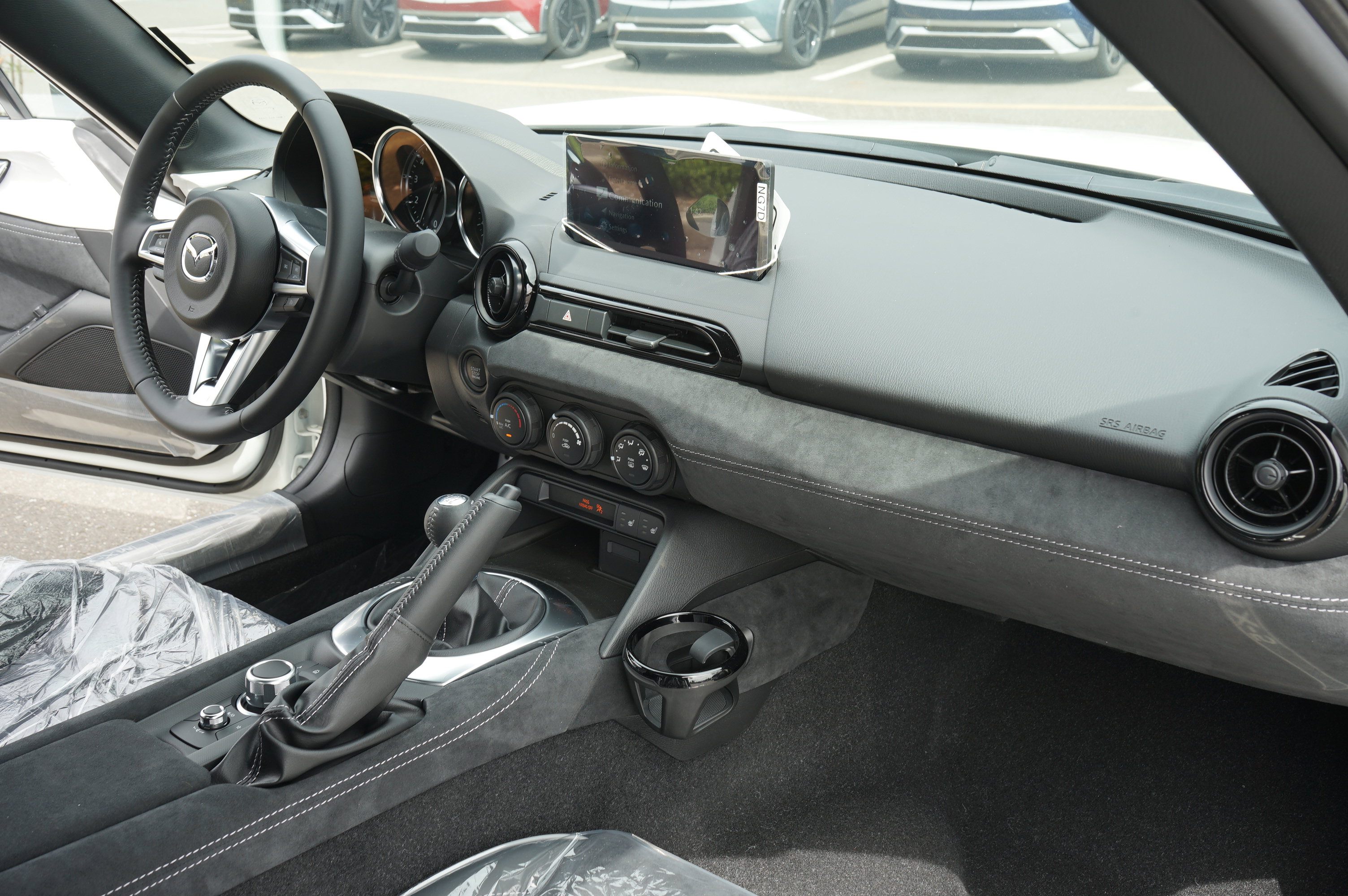 New 2026 MAZDA MX-5 Miata Club w/ Interior Package RWD image 17