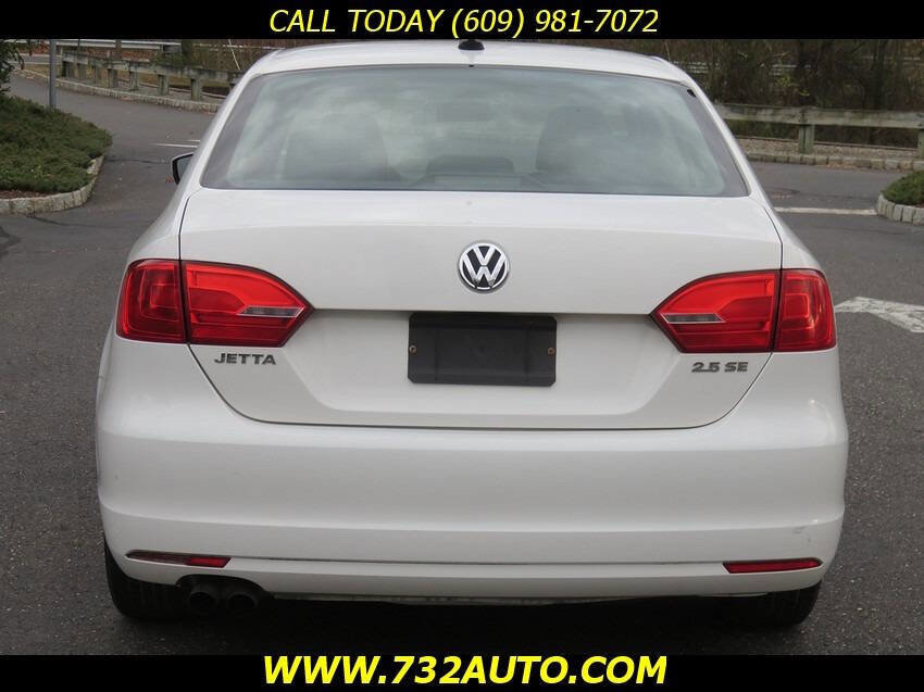 Used 2011 Volkswagen Jetta SE FWD image 8