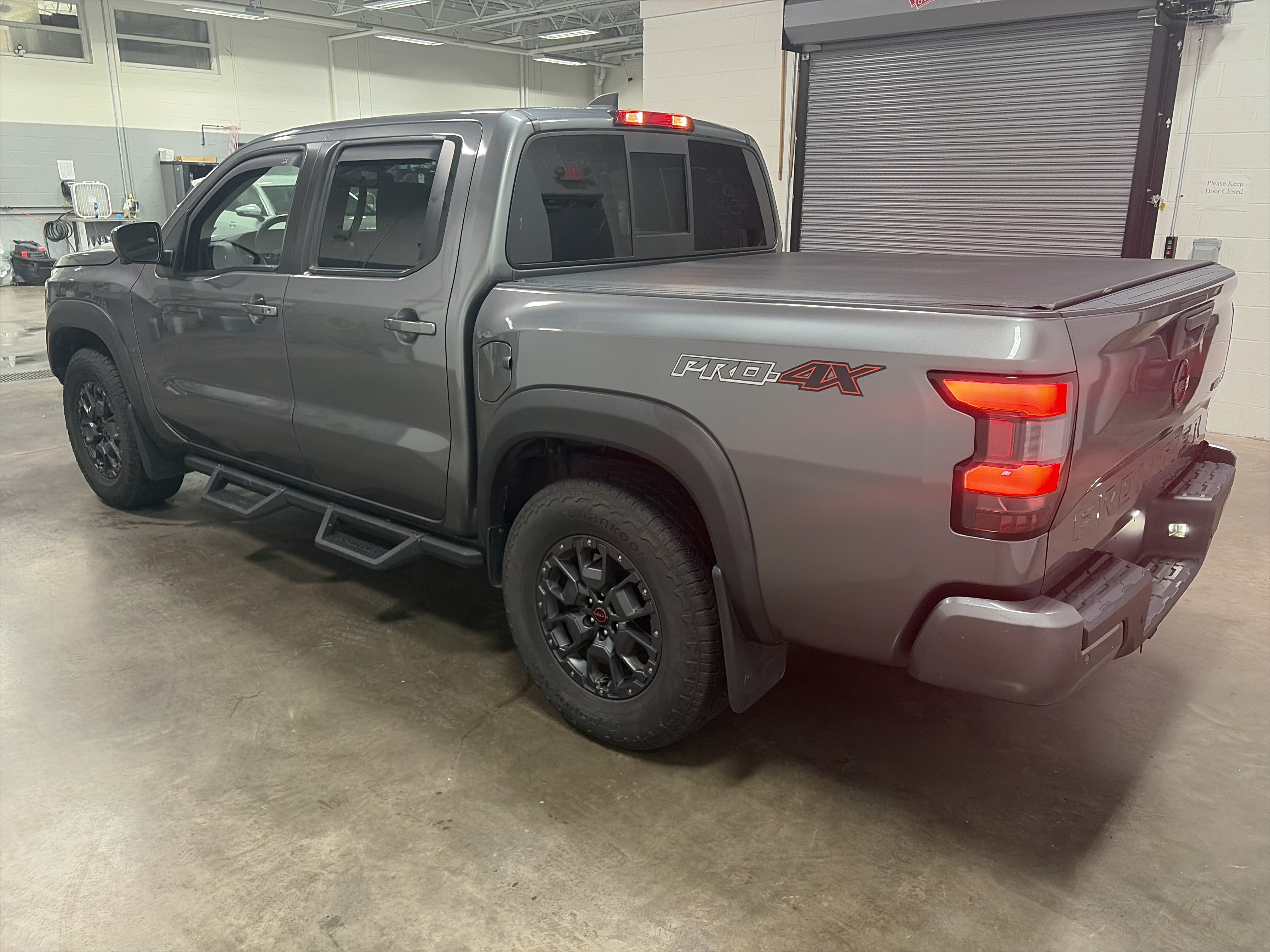 Used 2022 Nissan Frontier PRO-4X w/ Pro-4X Premium Package AWD/4WD image 5