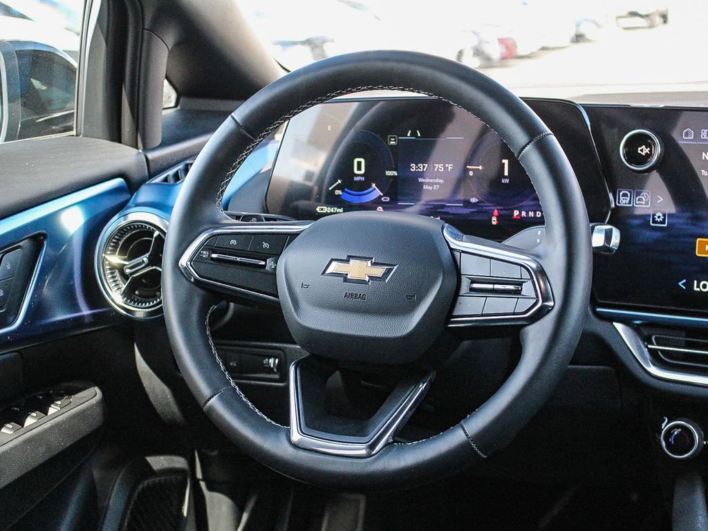 Used 2026 Chevrolet Equinox EV LT FWD image 16