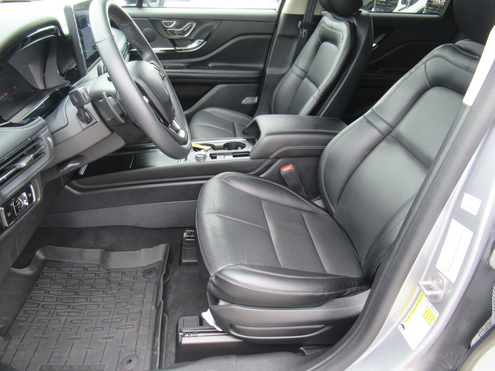 Used 2023 Lincoln Corsair Reserve FWD image 16