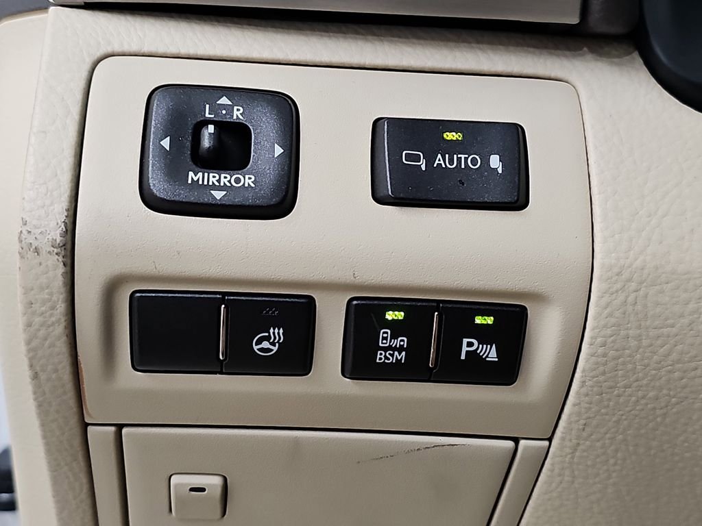 Used 2016 Lexus LS 460 w/ Comfort Package RWD image 29