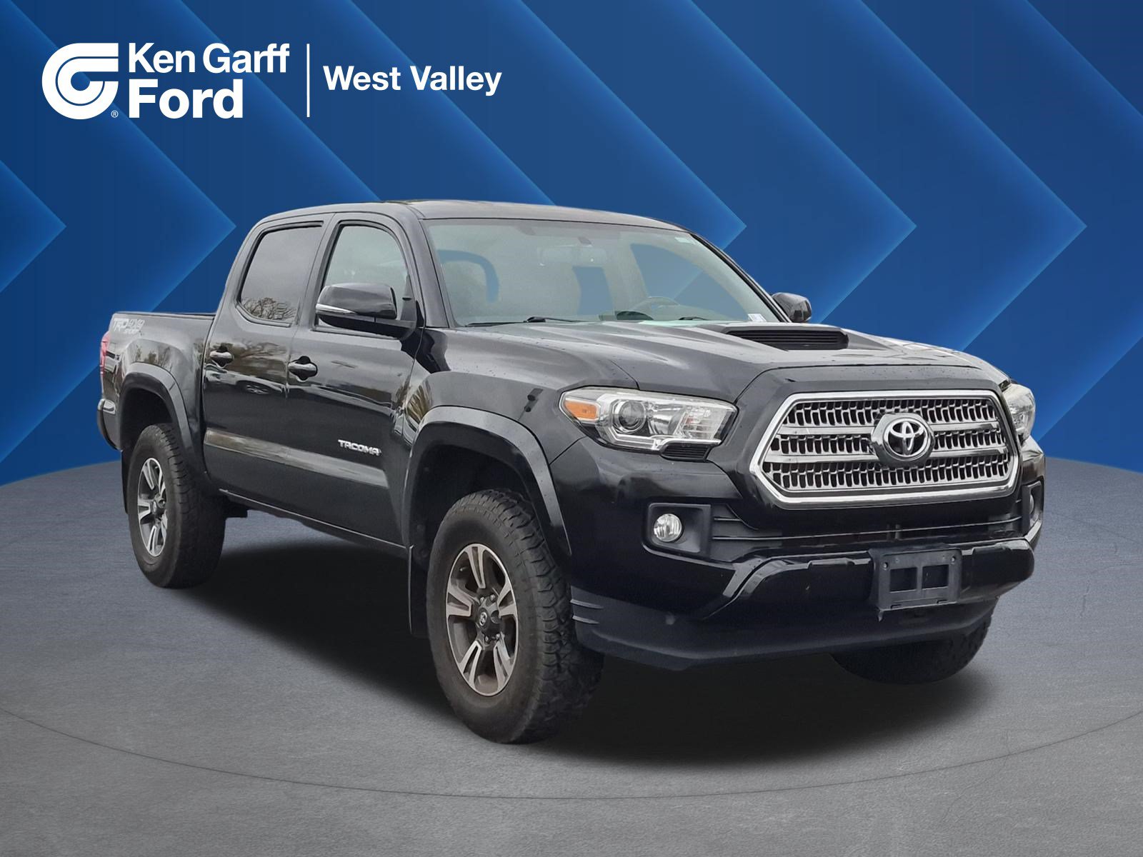 Used 2017 Toyota Tacoma TRD Sport w/ Tow Package (A/T)