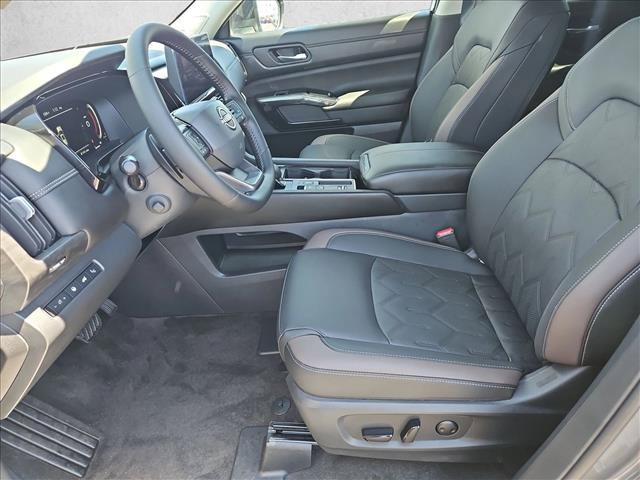 New 2026 Nissan Pathfinder Platinum w/ Cargo Package FWD image 4