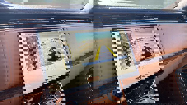 Used 2023 Land Rover Range Rover Long Wheelbase SE image 25