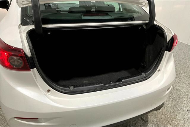 Used 2018 MAZDA MAZDA3 Sport w/ Preferred Equipment Package image 39