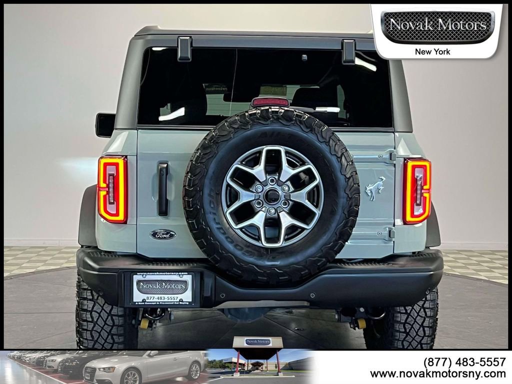 Used 2022 Ford Bronco Badlands image 7