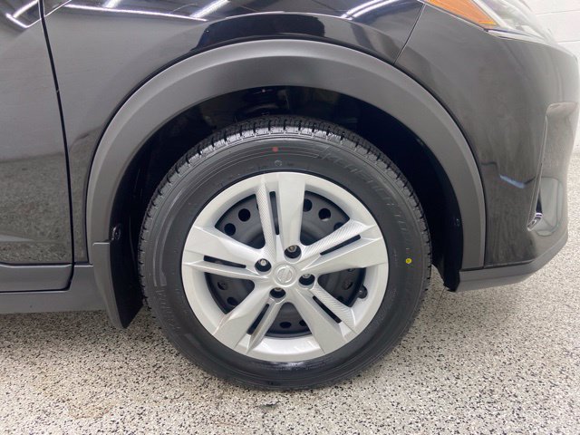 Used 2023 Nissan Kicks S FWD image 5