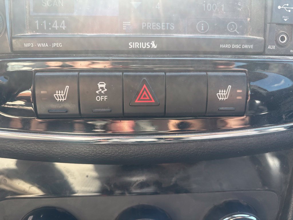 Used 2013 Chrysler 200 Limited FWD image 9