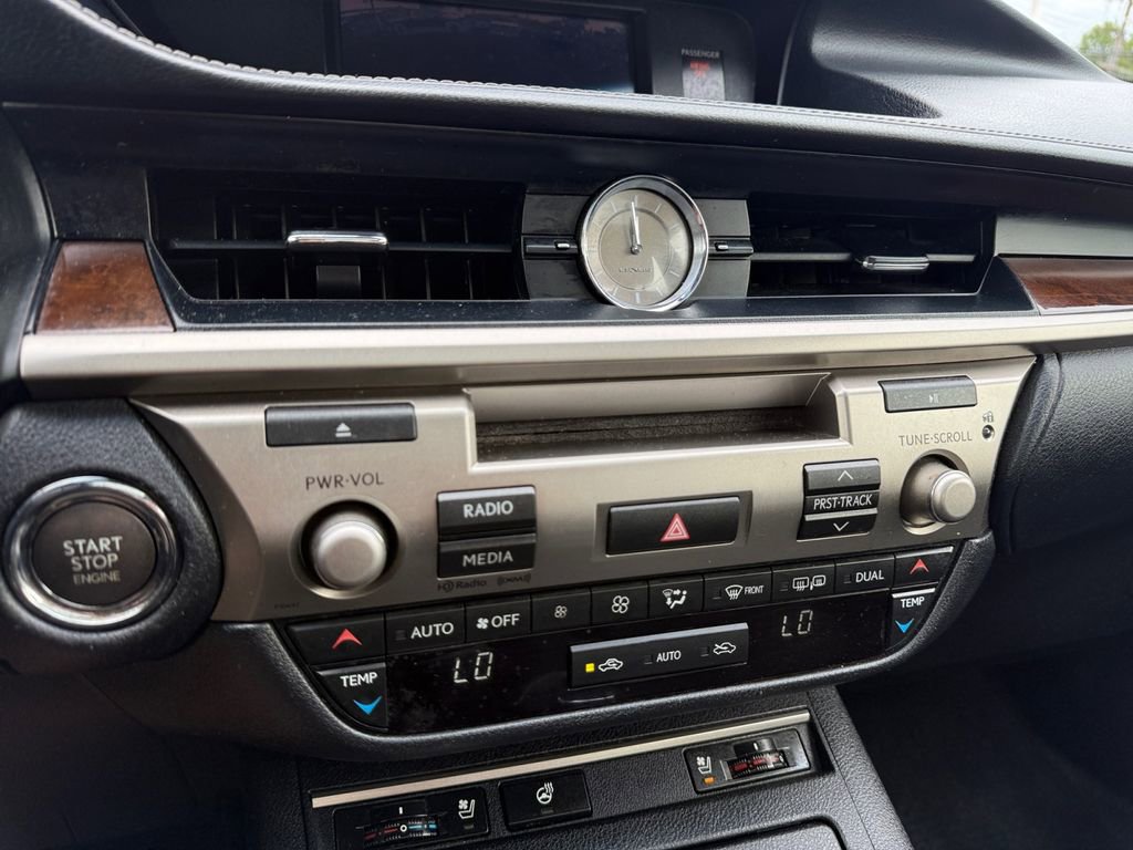Used 2014 Lexus ES 350 w/ Premium Package FWD image 35