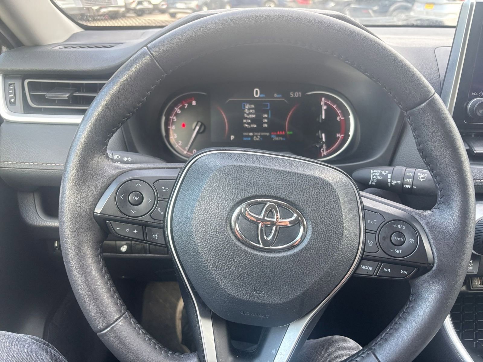 Used 2025 Toyota RAV4 XLE w/ Weather Package FWD image 32