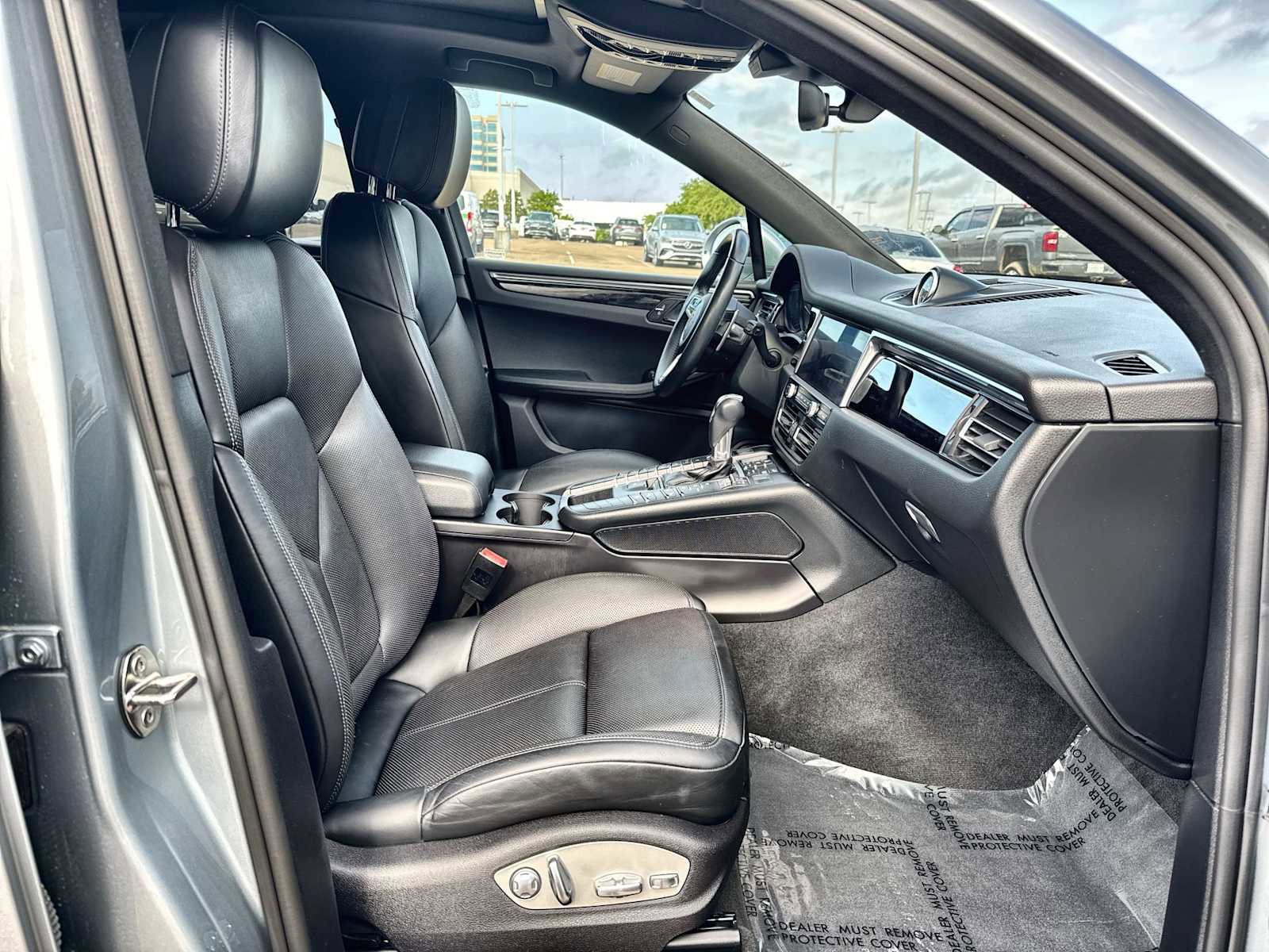 Used 2020 Porsche Macan image 9