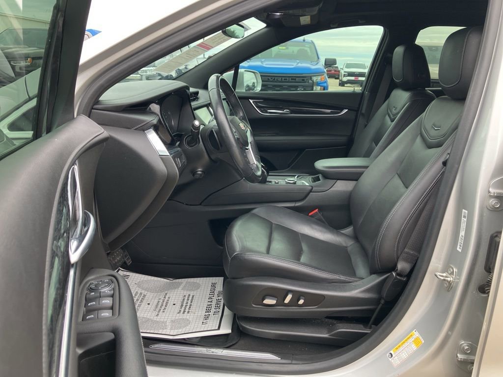 Used 2020 Cadillac XT5 Premium Luxury w/ LPO, Floor Liner Package image 22