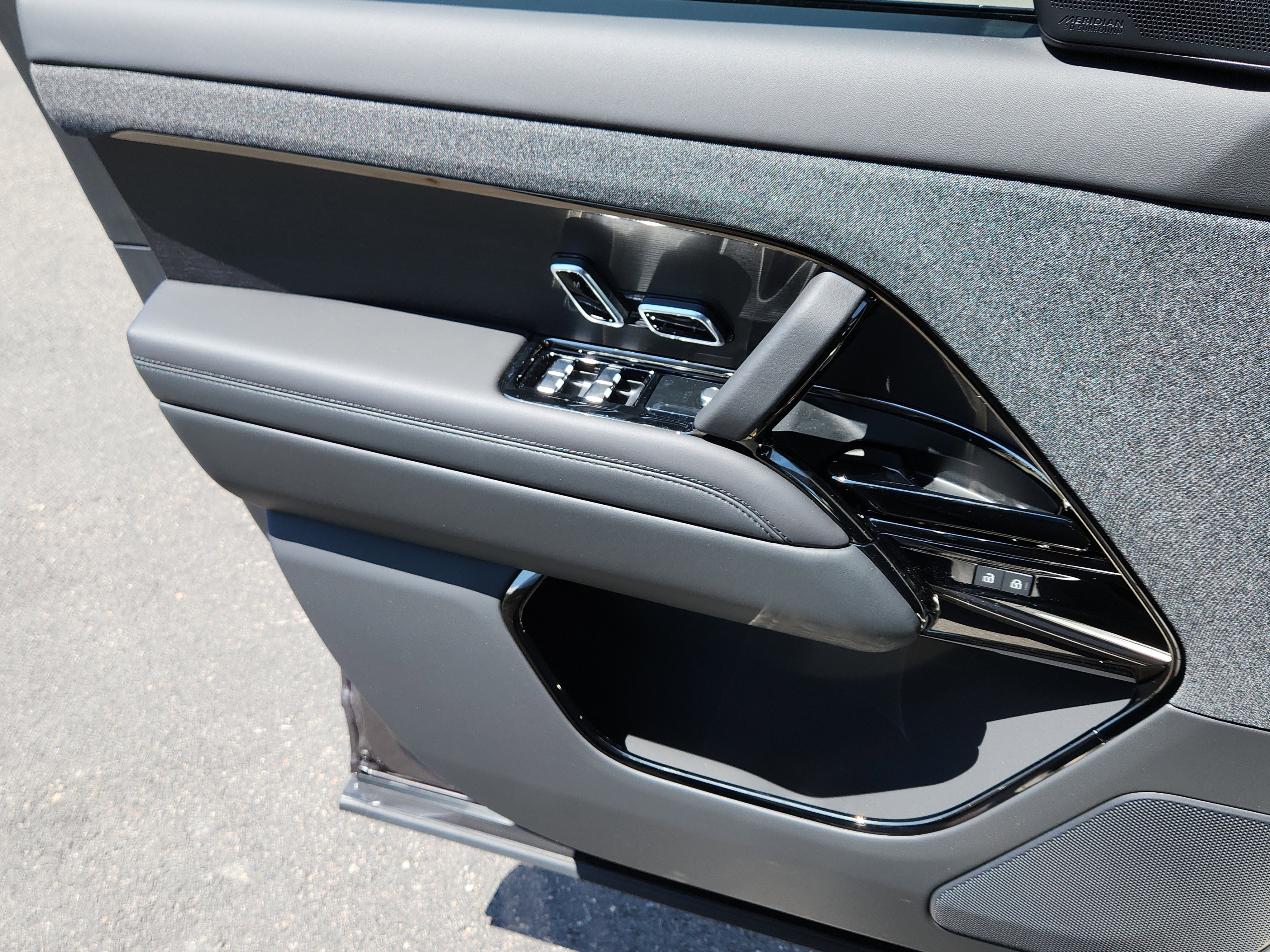 New 2025 Land Rover Range Rover Sport Dynamic SE image 8