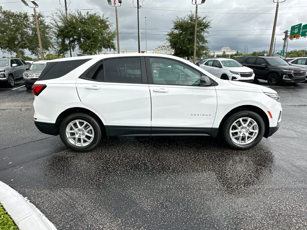Certified 2024 Chevrolet Equinox LS w/ LS Convenience Package FWD image 4