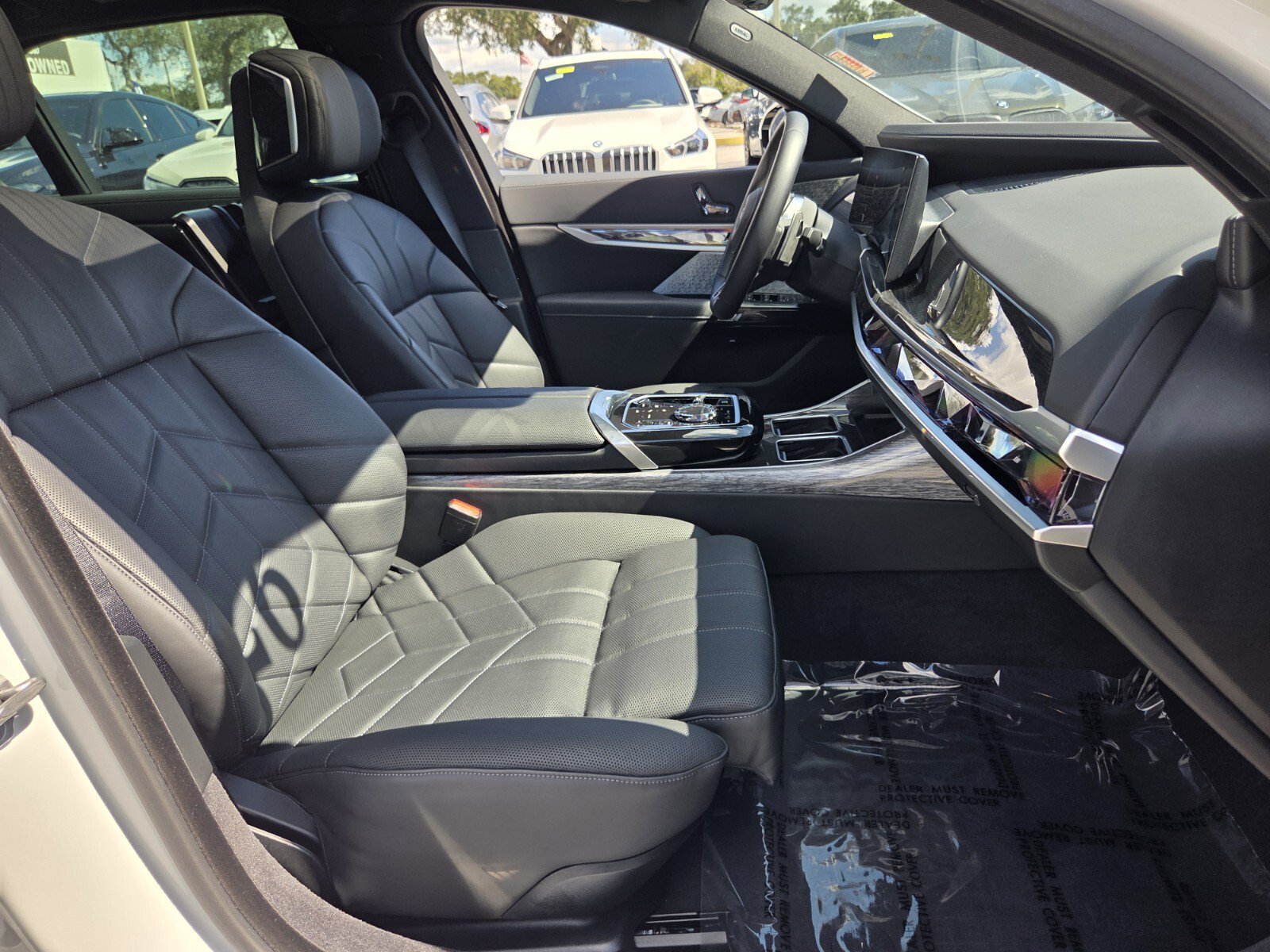 Certified 2026 BMW 760i xDrive w/ Executive Package AWD/4WD image 17