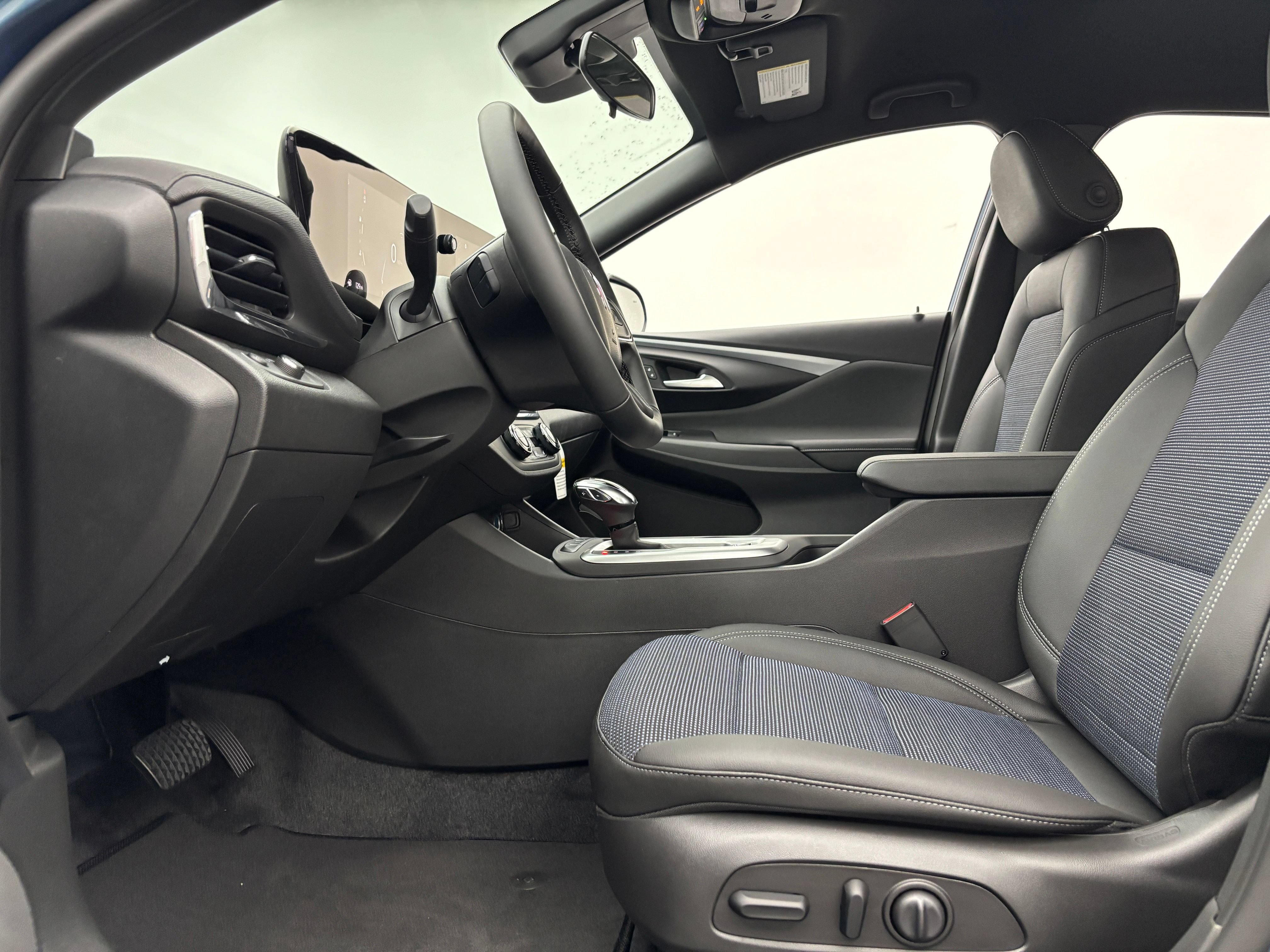 New 2026 Buick Envista Sport Touring w/ Convenience I Package FWD image 15