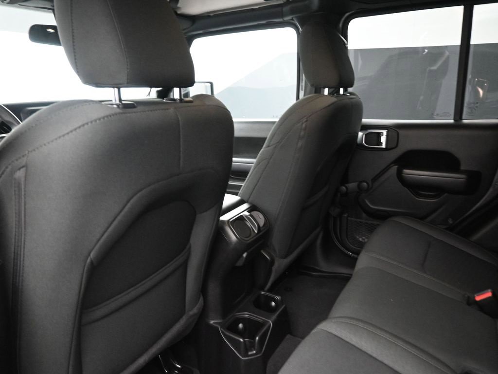 Used 2021 Jeep Gladiator Sport image 14