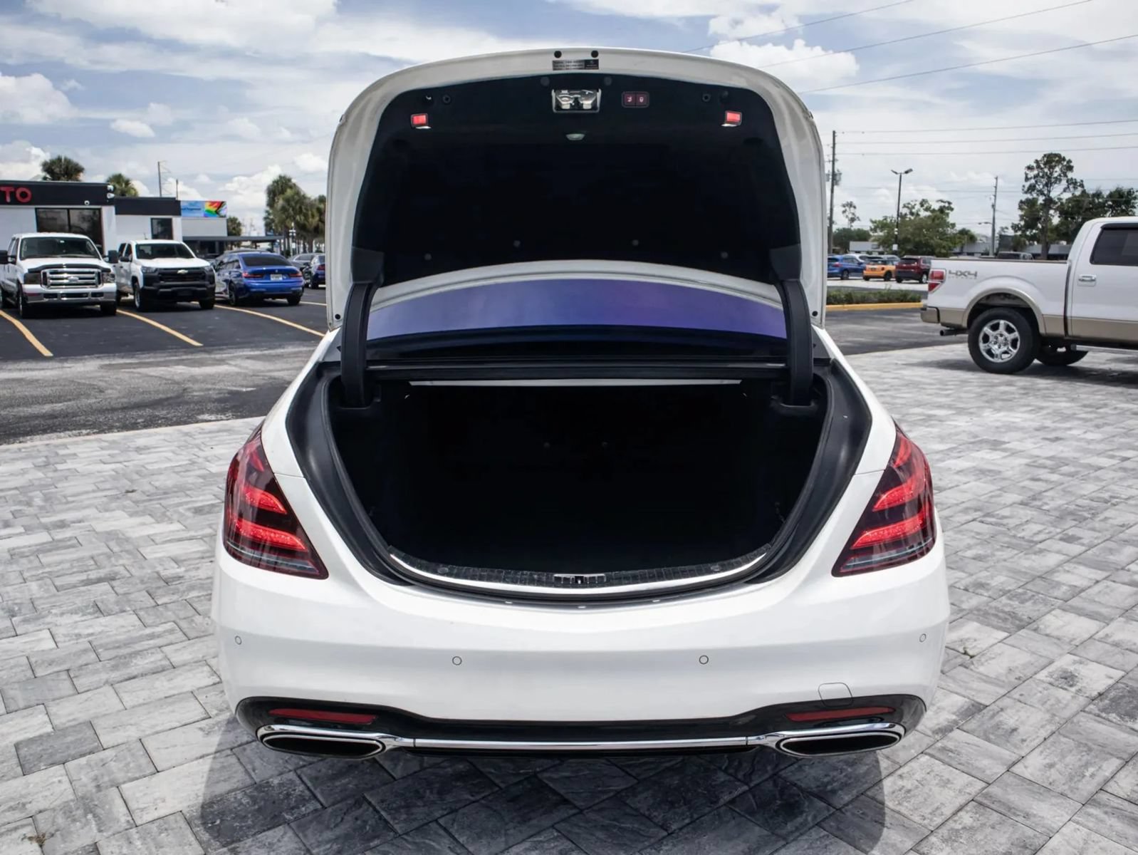 Used 2019 Mercedes-Benz S 560 Sedan w/ AMG Line Exterior image 7