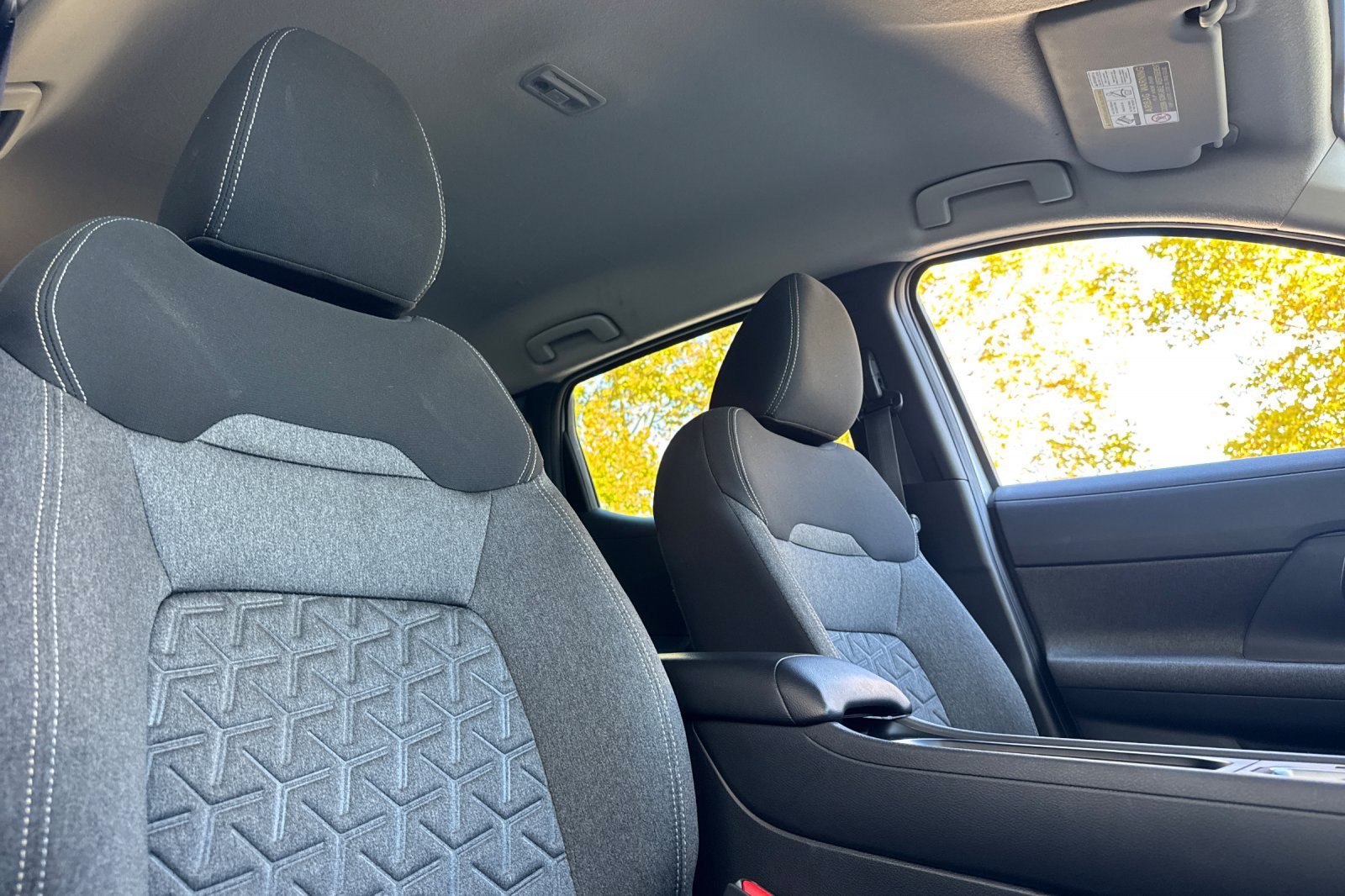 Used 2025 Nissan Kicks SV FWD image 29