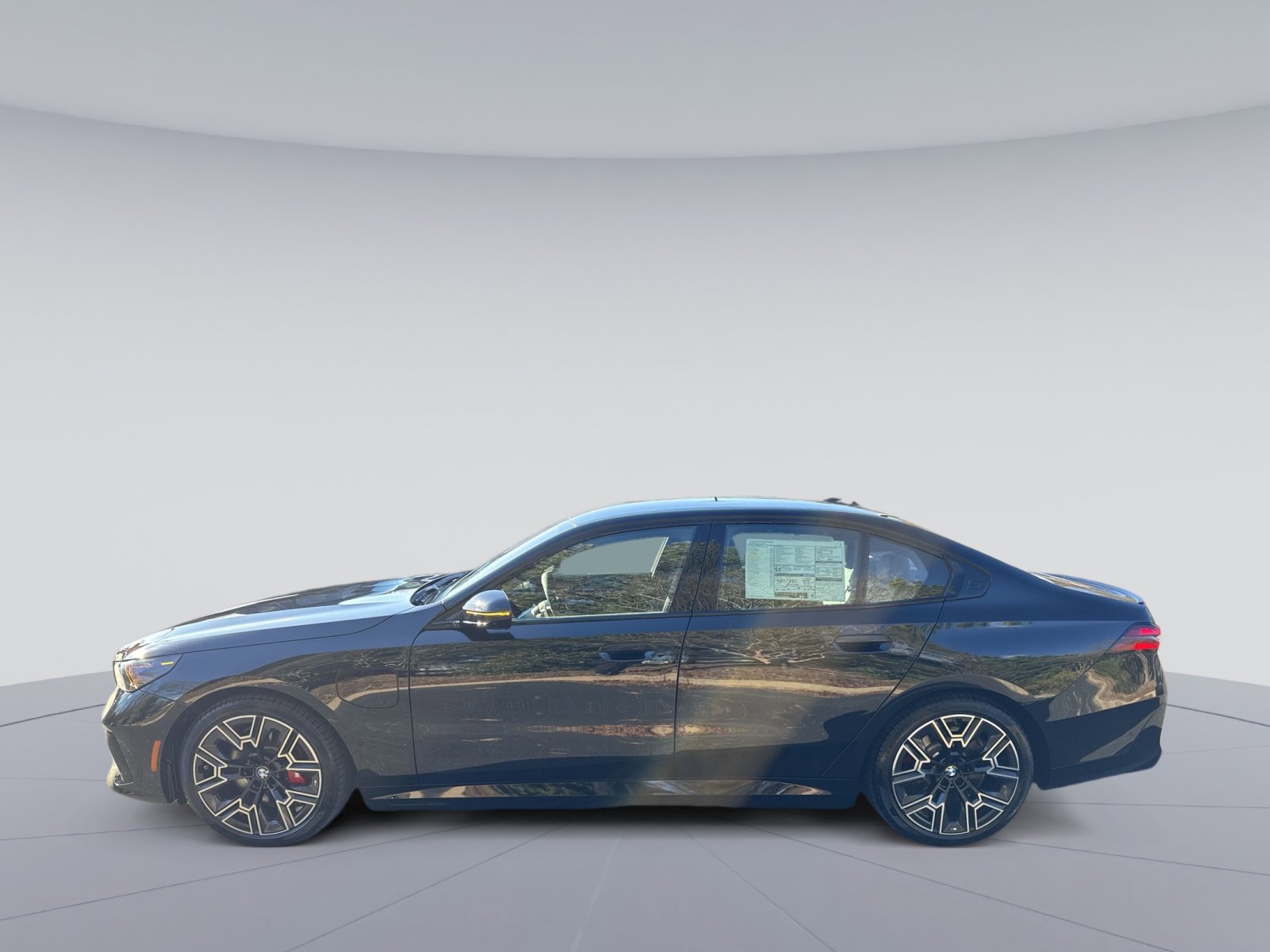 New 2026 BMW 550e xDrive w/ Executive Package image 8