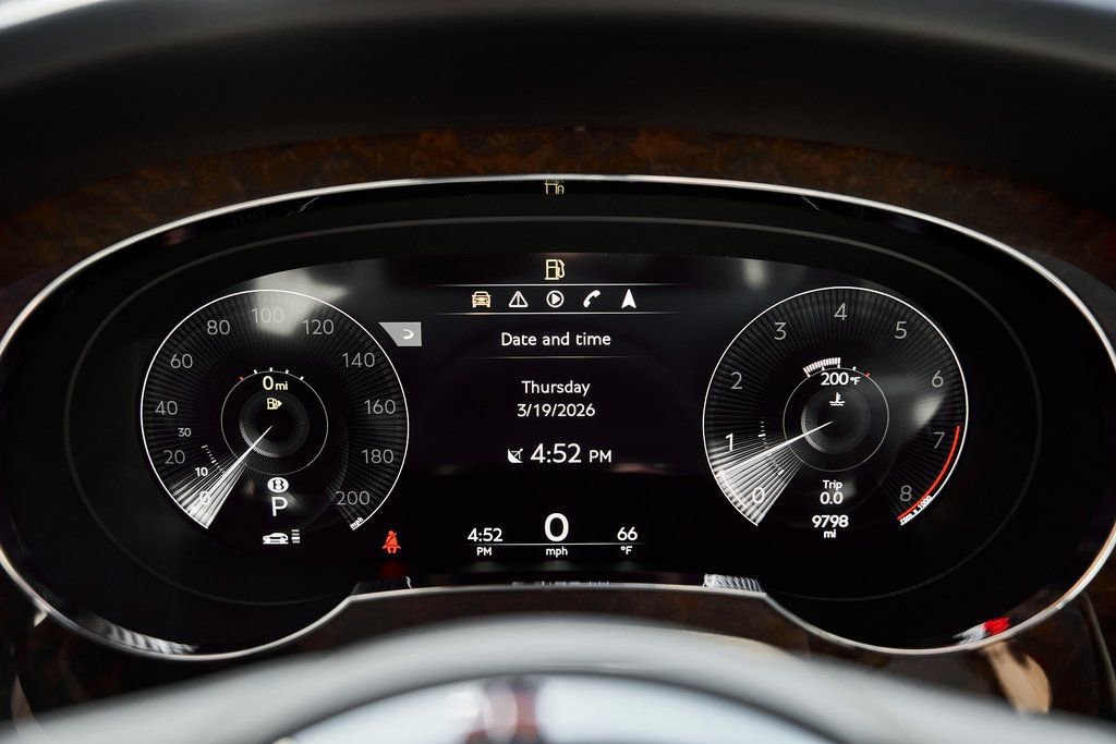 Used 2023 Bentley Bentayga Extended Wheelbase image 65