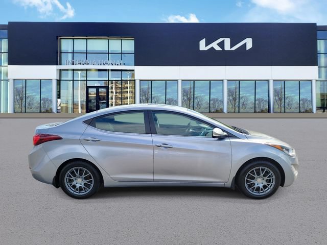 Used 2016 Hyundai Elantra Value Edition FWD image 3
