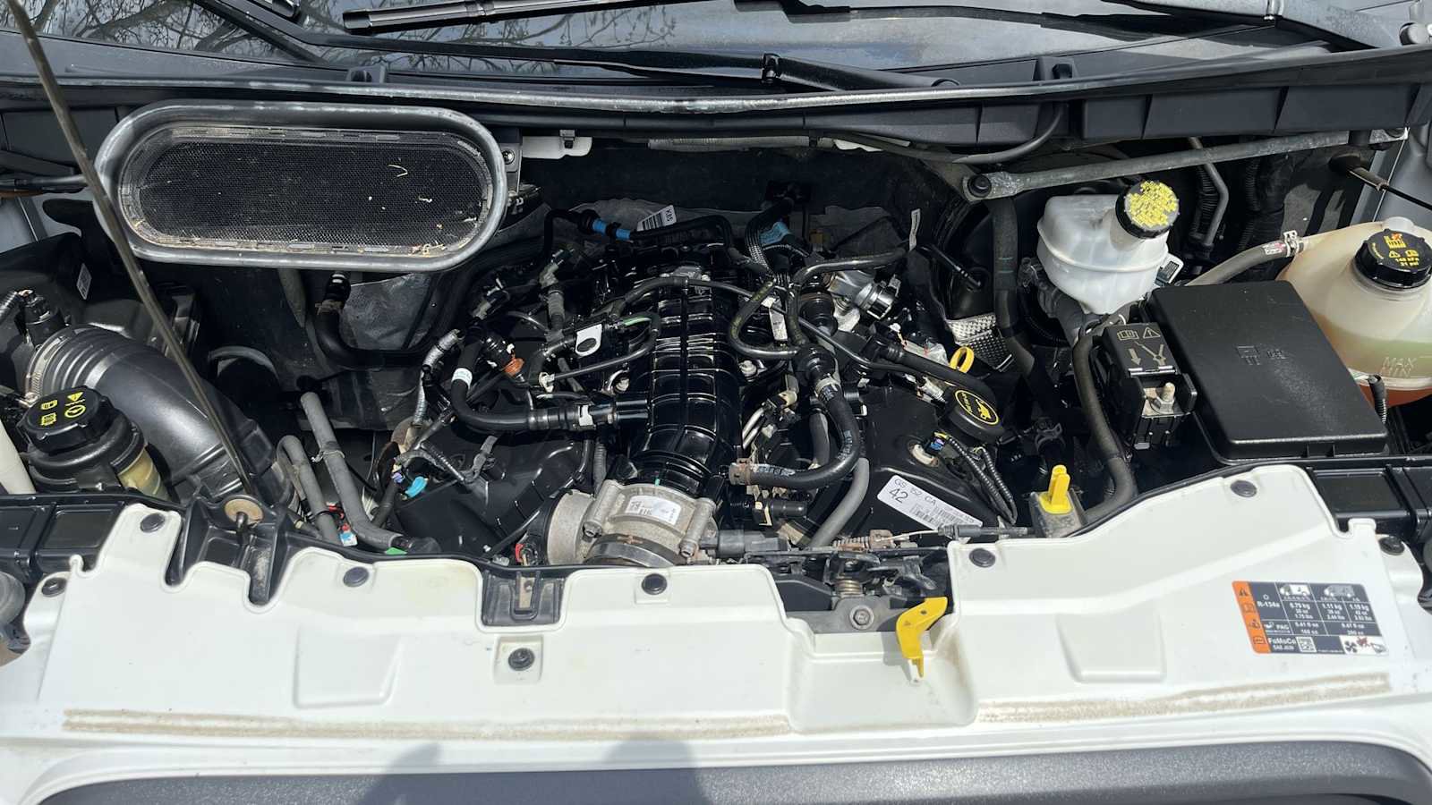 Used 2018 Ford Transit 250 148 Medium Roof RWD image 27