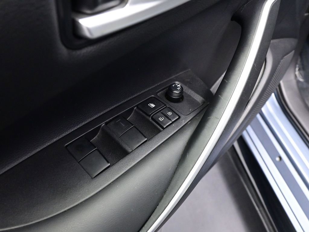 Used 2024 Toyota Corolla SE image 9