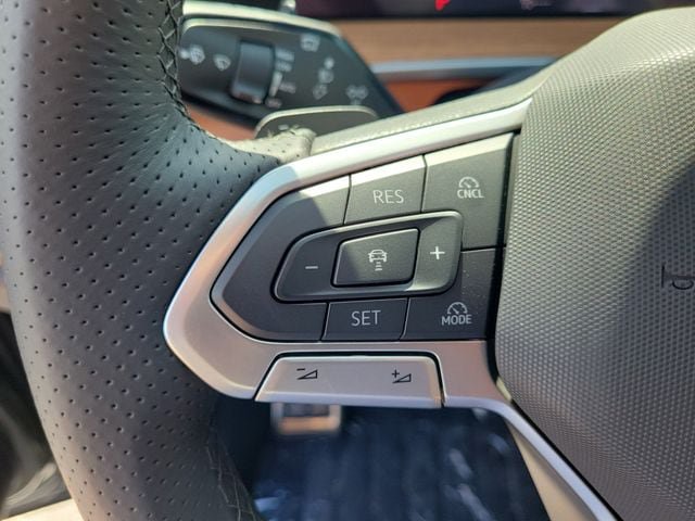 New 2026 Volkswagen Tiguan SEL R-Line AWD/4WD image 22