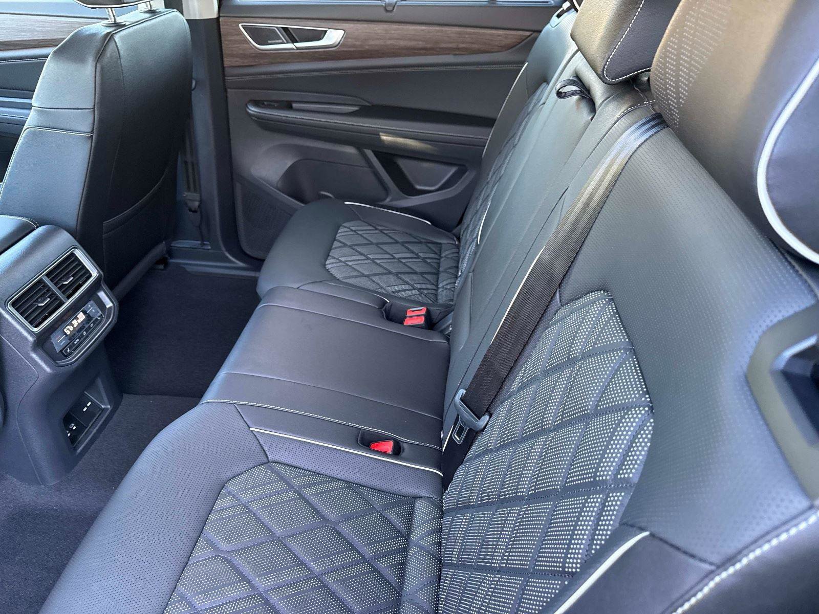 New 2026 Volkswagen Atlas SEL Premium R-Line image 9