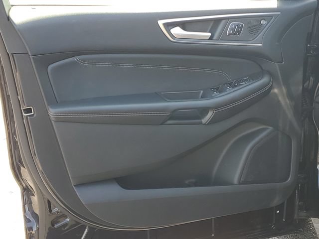 Used 2023 Ford Edge Titanium AWD/4WD image 5