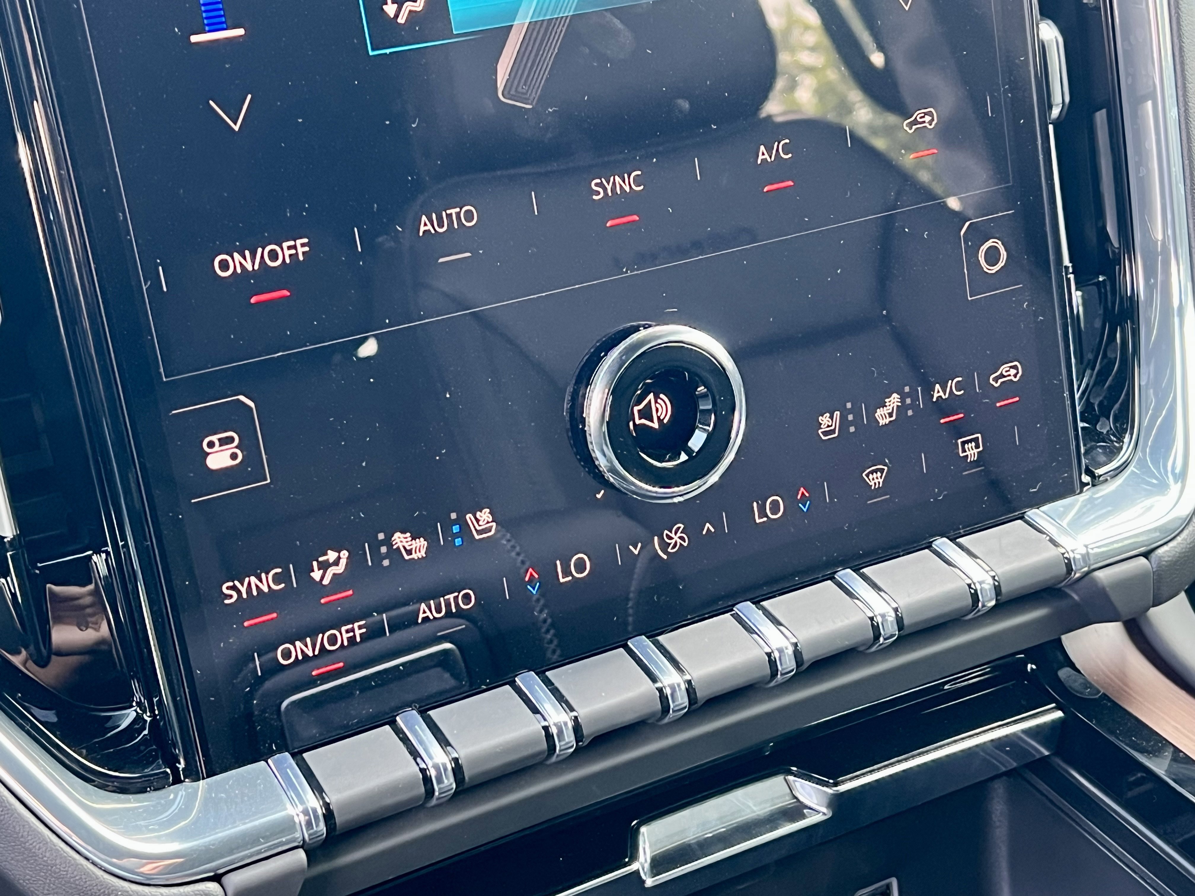 New 2025 GMC Yukon XL Denali image 26