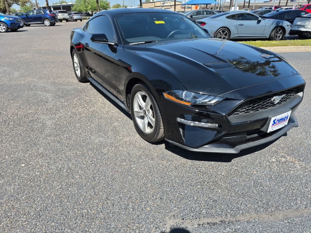 Used 2022 Ford Mustang EcoBoost image 7
