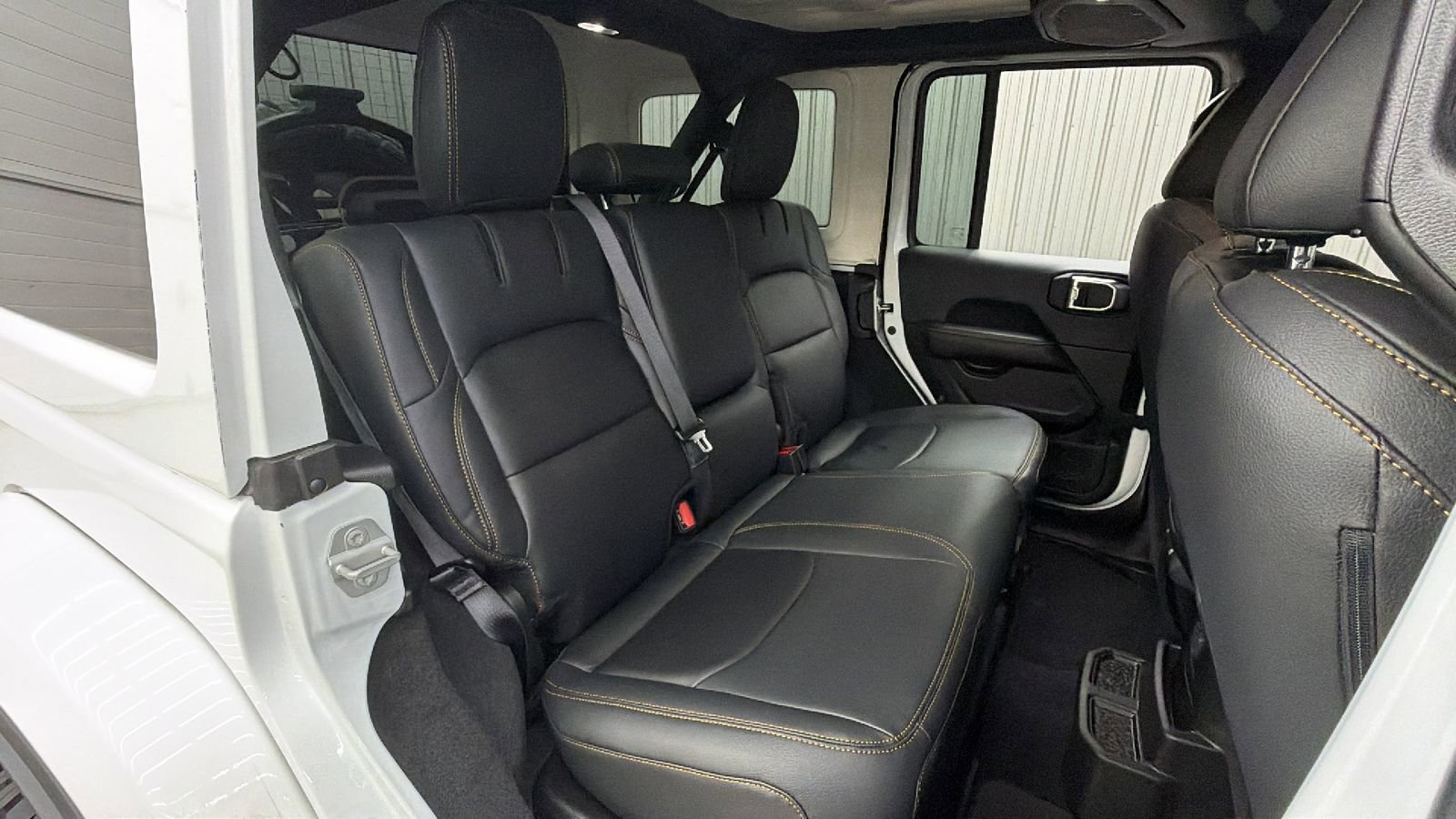 Used 2025 Jeep Wrangler Unlimited Sahara AWD/4WD image 43