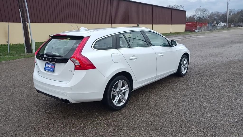 Used 2015 Volvo V60 T5 Premier image 8