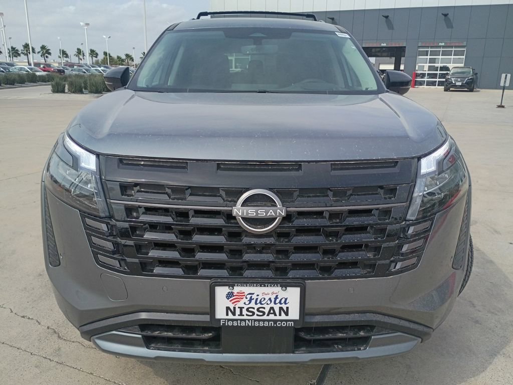 New 2026 Nissan Pathfinder Platinum image 2