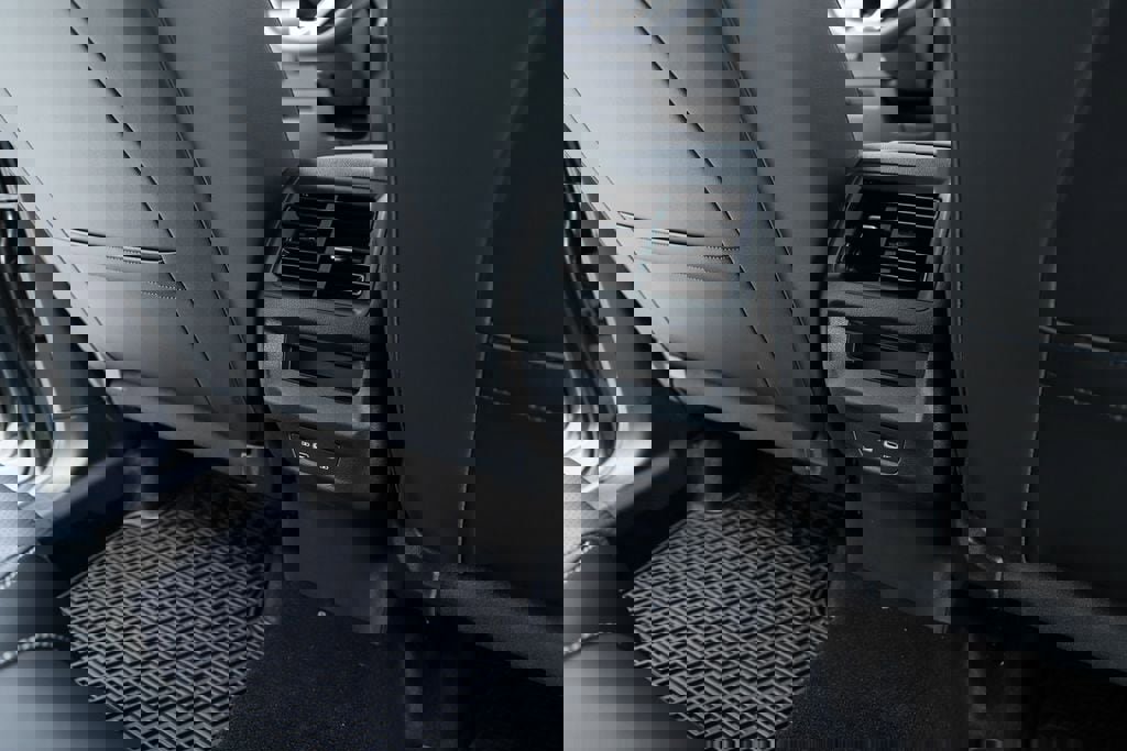 New 2026 Volkswagen Tiguan SE R-Line image 39