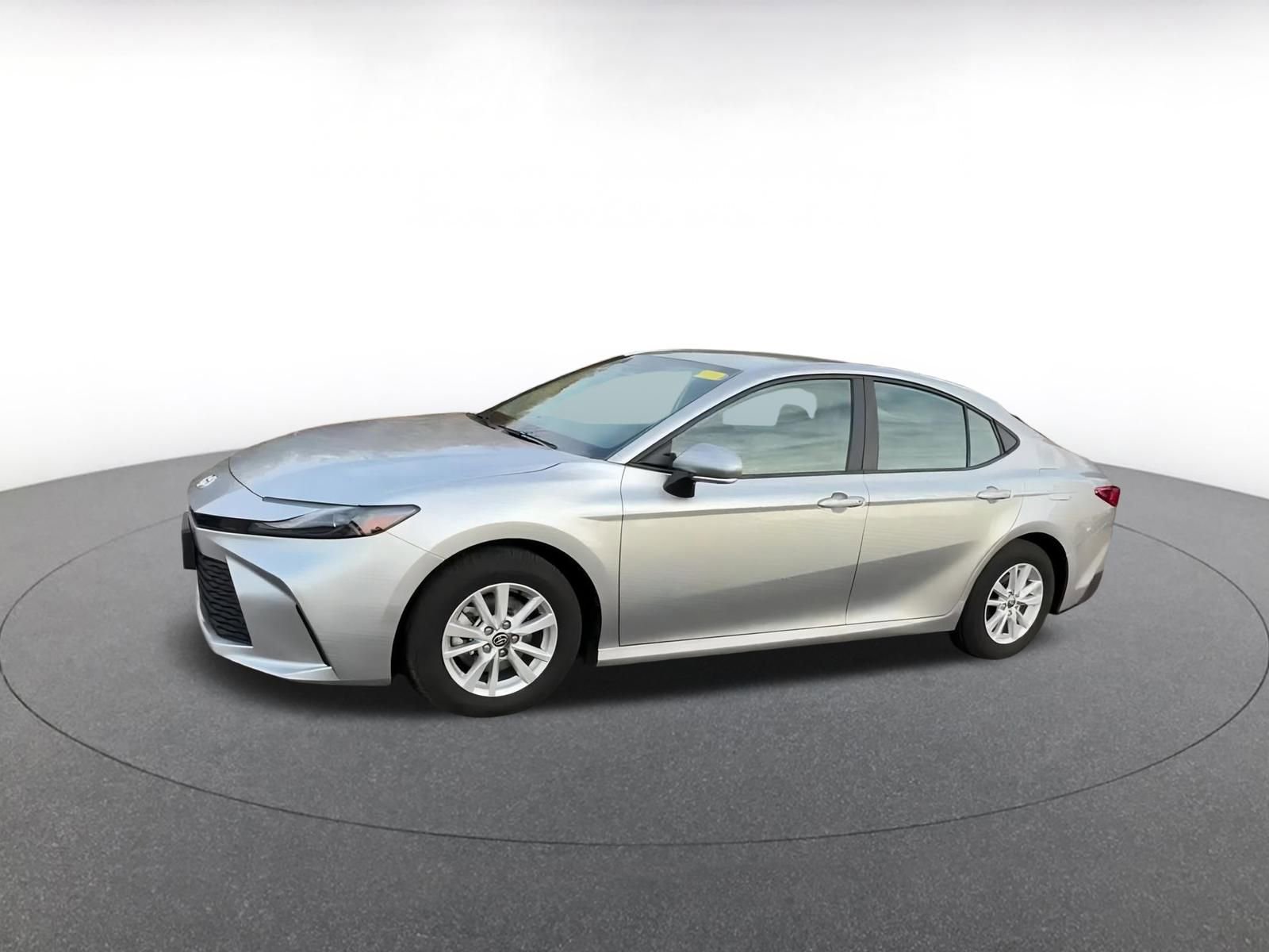 Used 2025 Toyota Camry LE image 8