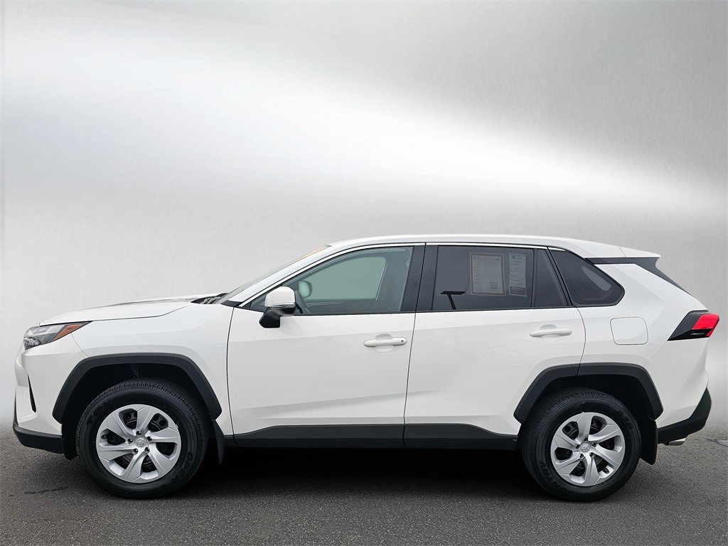 Used 2025 Toyota RAV4 LE image 15