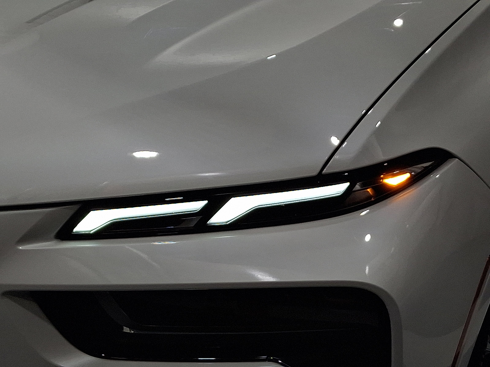 Used 2024 BMW X7 xDrive40i w/ M Sport Package image 10