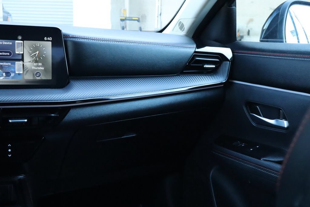 Used 2025 Nissan Kicks SR FWD image 34