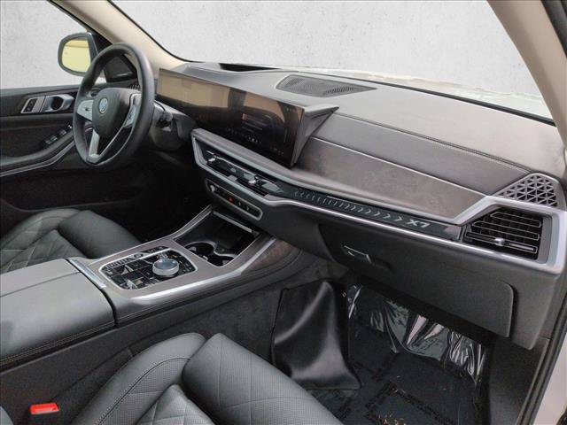 Used 2025 BMW X7 xDrive40i w/ Premium Package AWD/4WD image 24