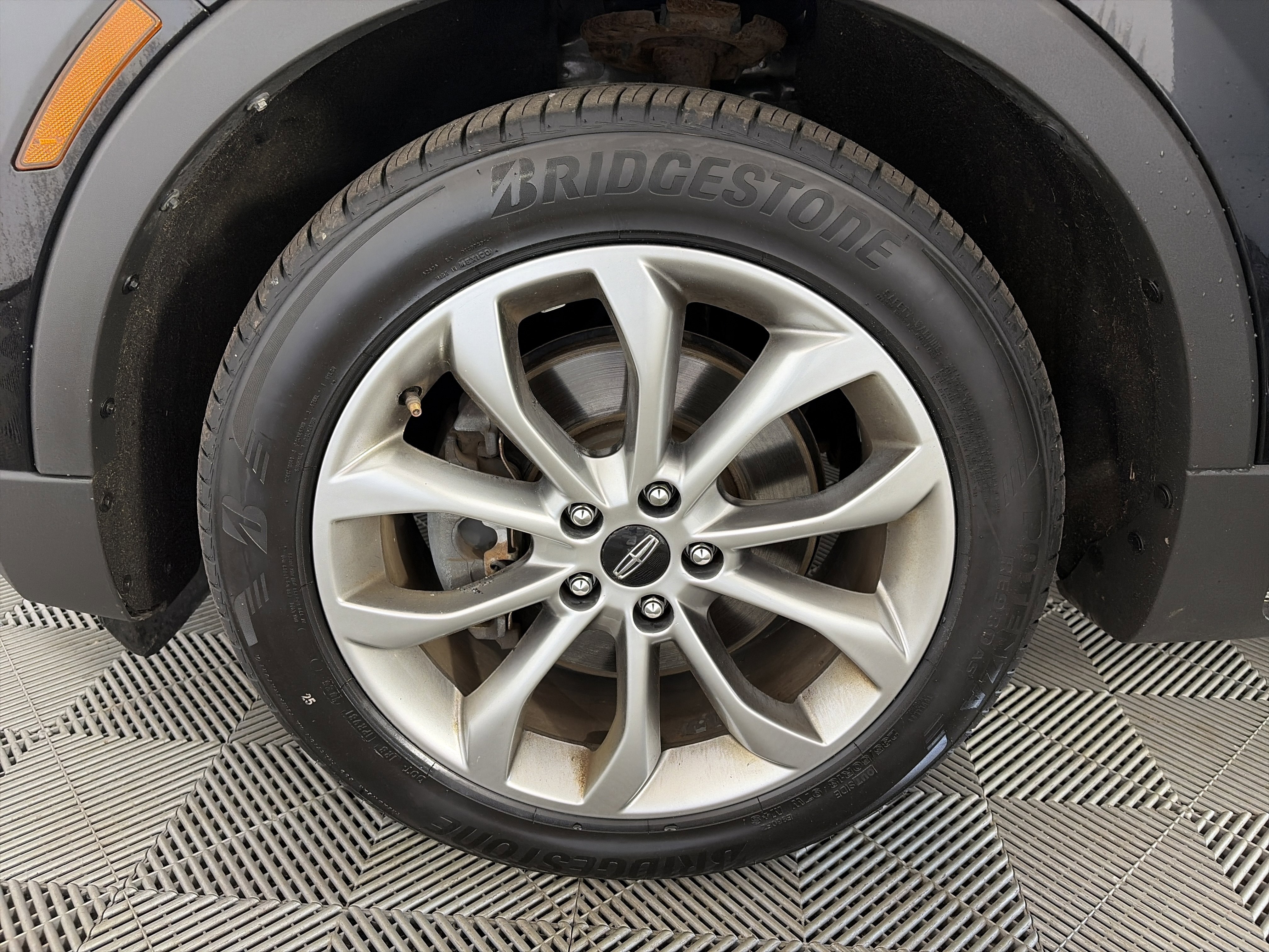 Used 2017 Lincoln MKC Select w/ Select Plus Package FWD image 13