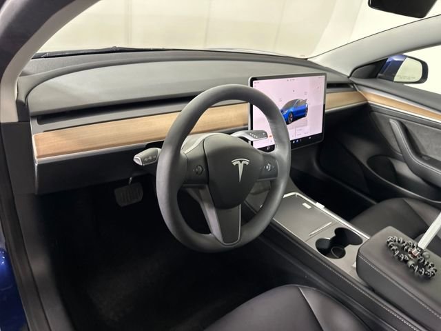 Used 2023 Tesla Model 3 Standard Range image 13