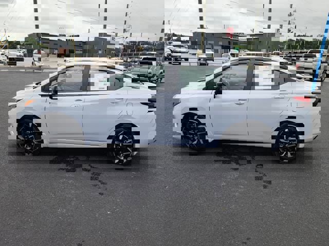 New 2025 Nissan Versa SR w/ Trunk Package image 2