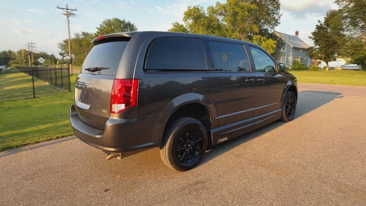 Used 2019 Dodge Grand Caravan SXT w/ Blacktop Package image 5